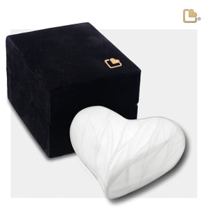 Heart Pearl White Urn